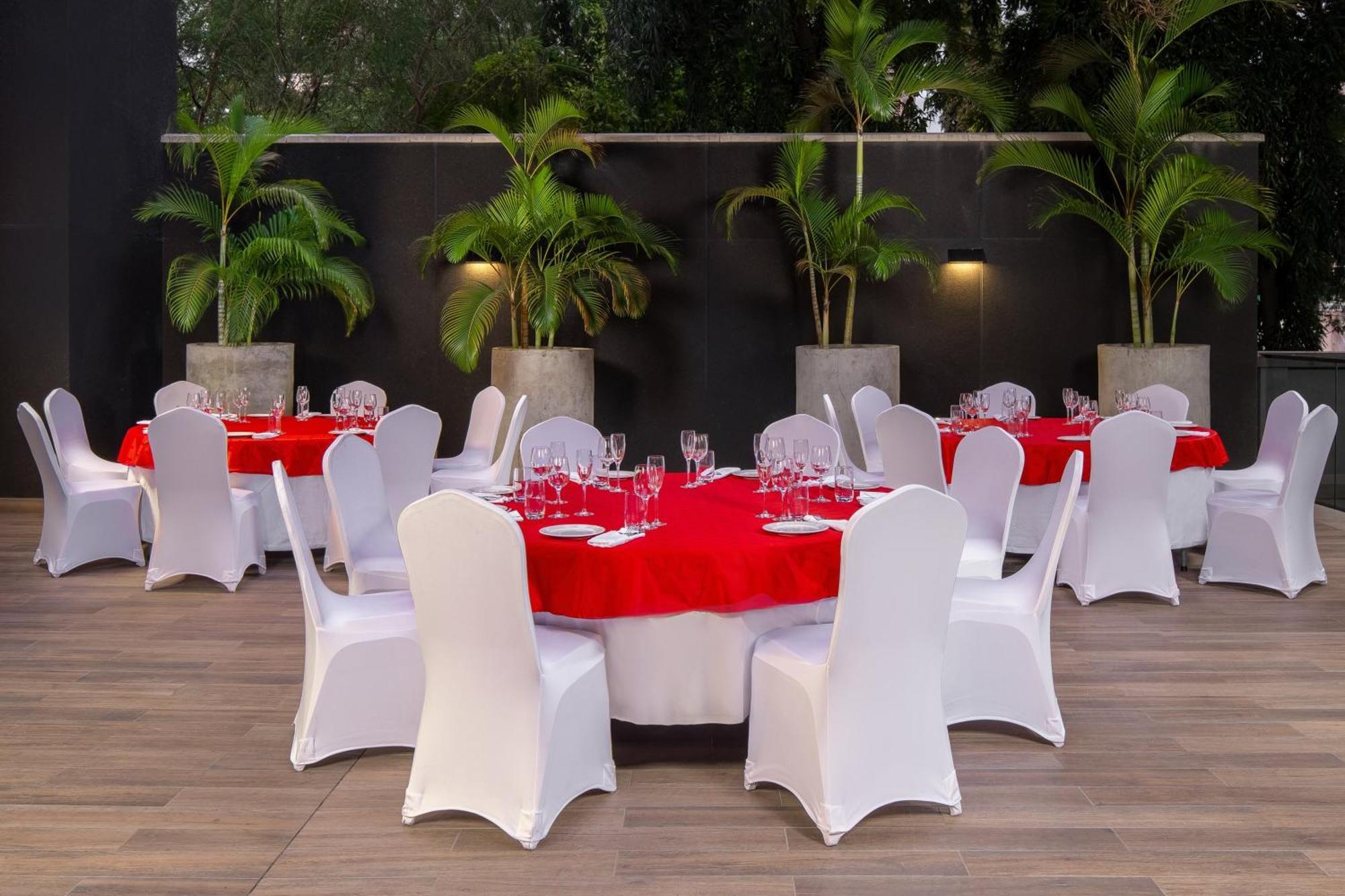 Отель Crowne Plaza - Dar Es Salaam By Ihg Экстерьер фото